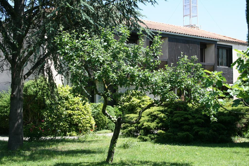 Hotel Pyrene Фуа Екстер'єр фото