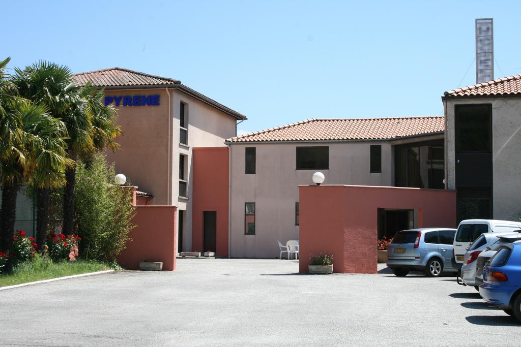 Hotel Pyrene Фуа Екстер'єр фото